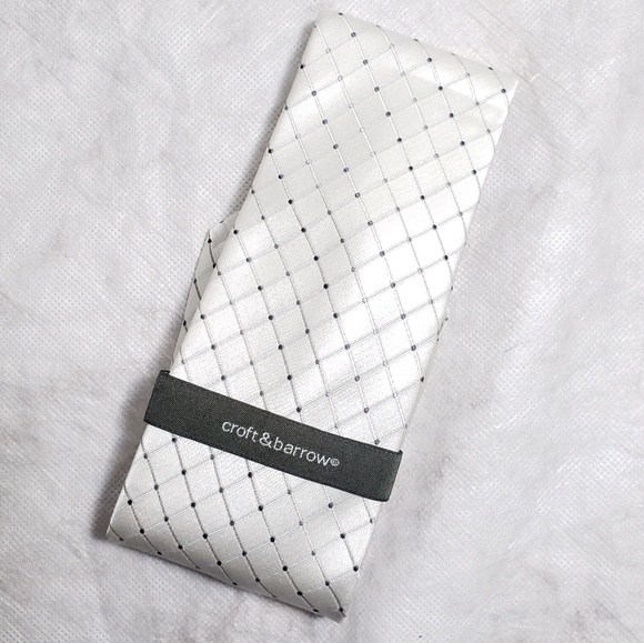 croft & barrow Other - Croft & Barrow White Patterned Silk Tie